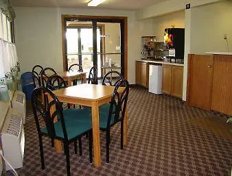 Rodeway Inn Near I-35 Lamoni 